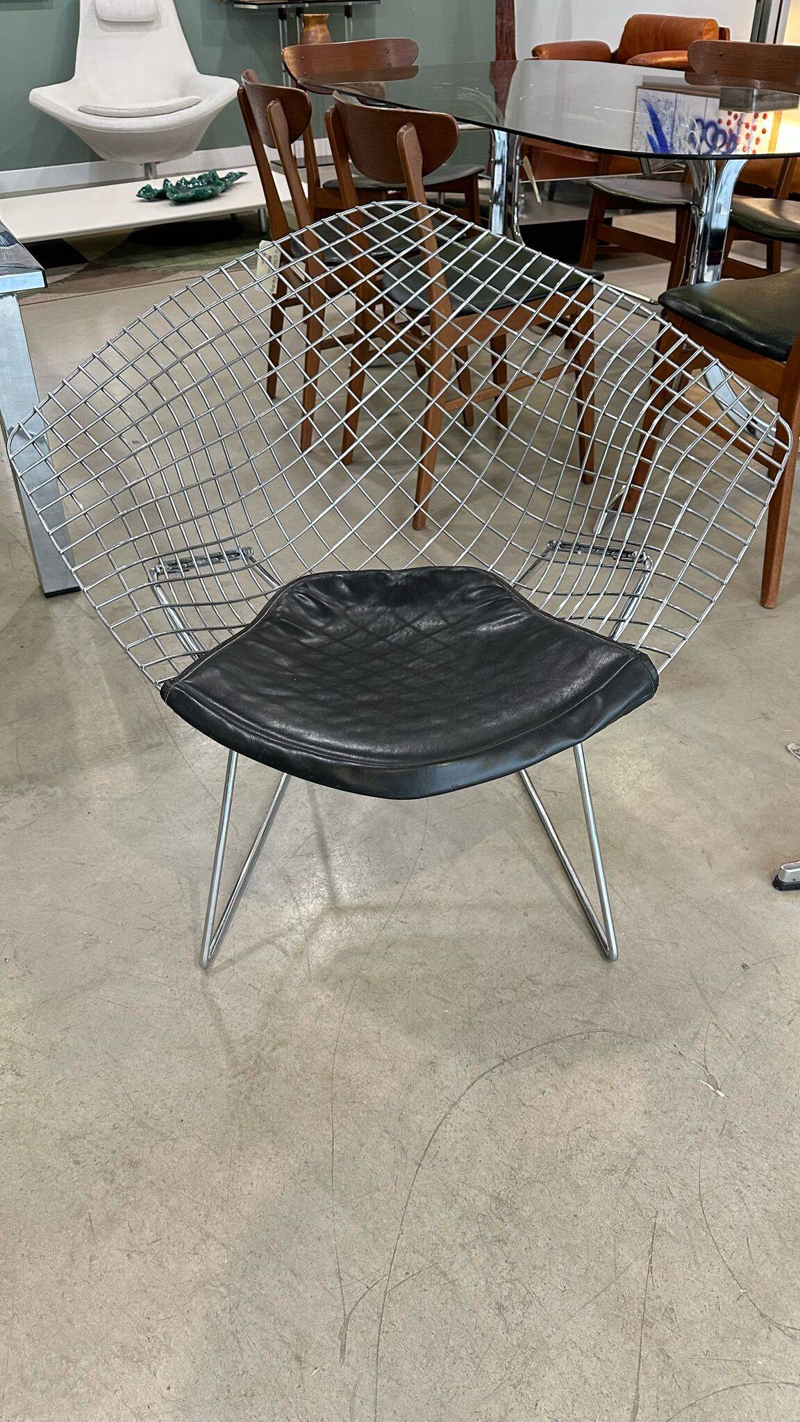2 Diamond Bertoia armchairs