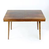 Table à manger extensible en noyer par Tatra, Tchécoslovaquie, années 1960