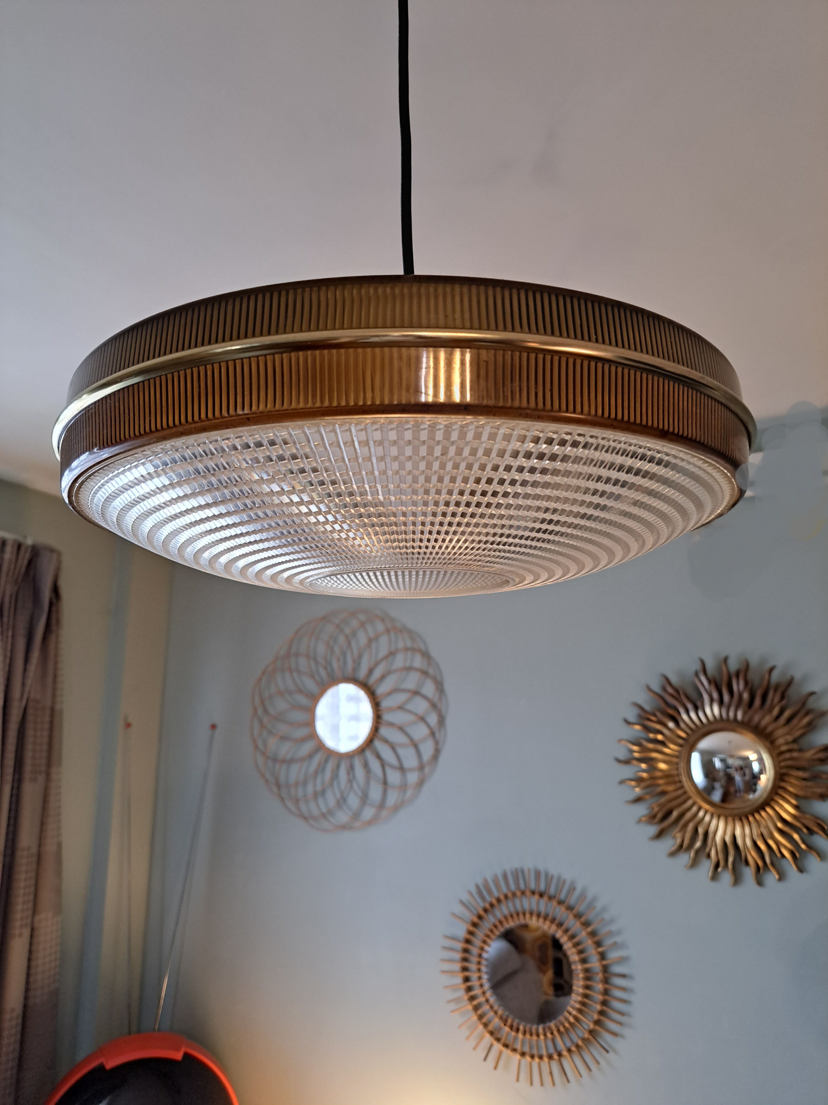 Suspension ufo space-age 1960-1970