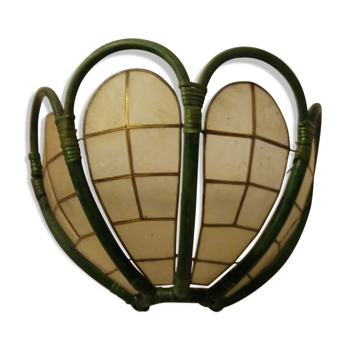 Wall light in wicker and mother-of-pearl