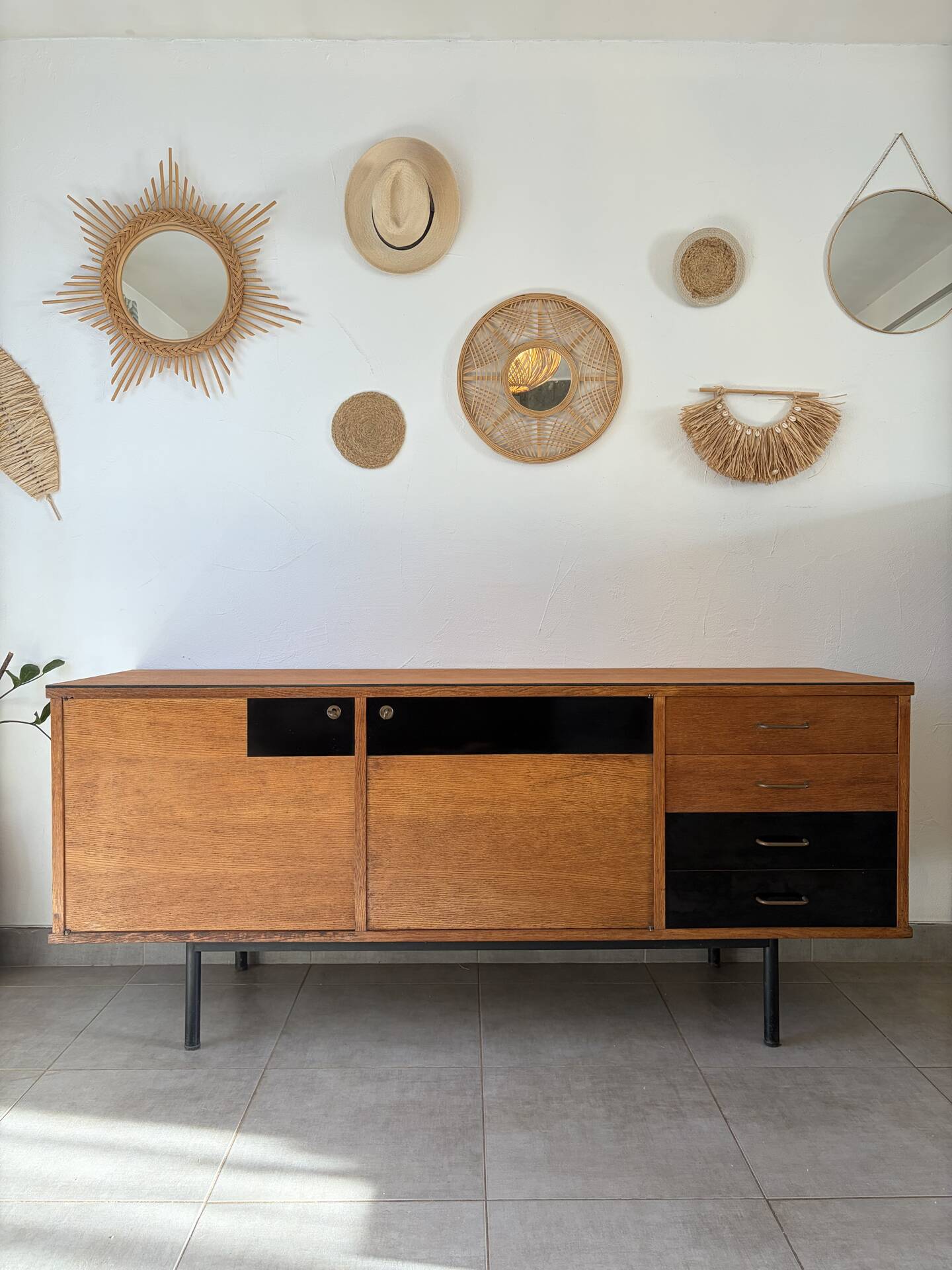Vintage enfilade Claude Vassal