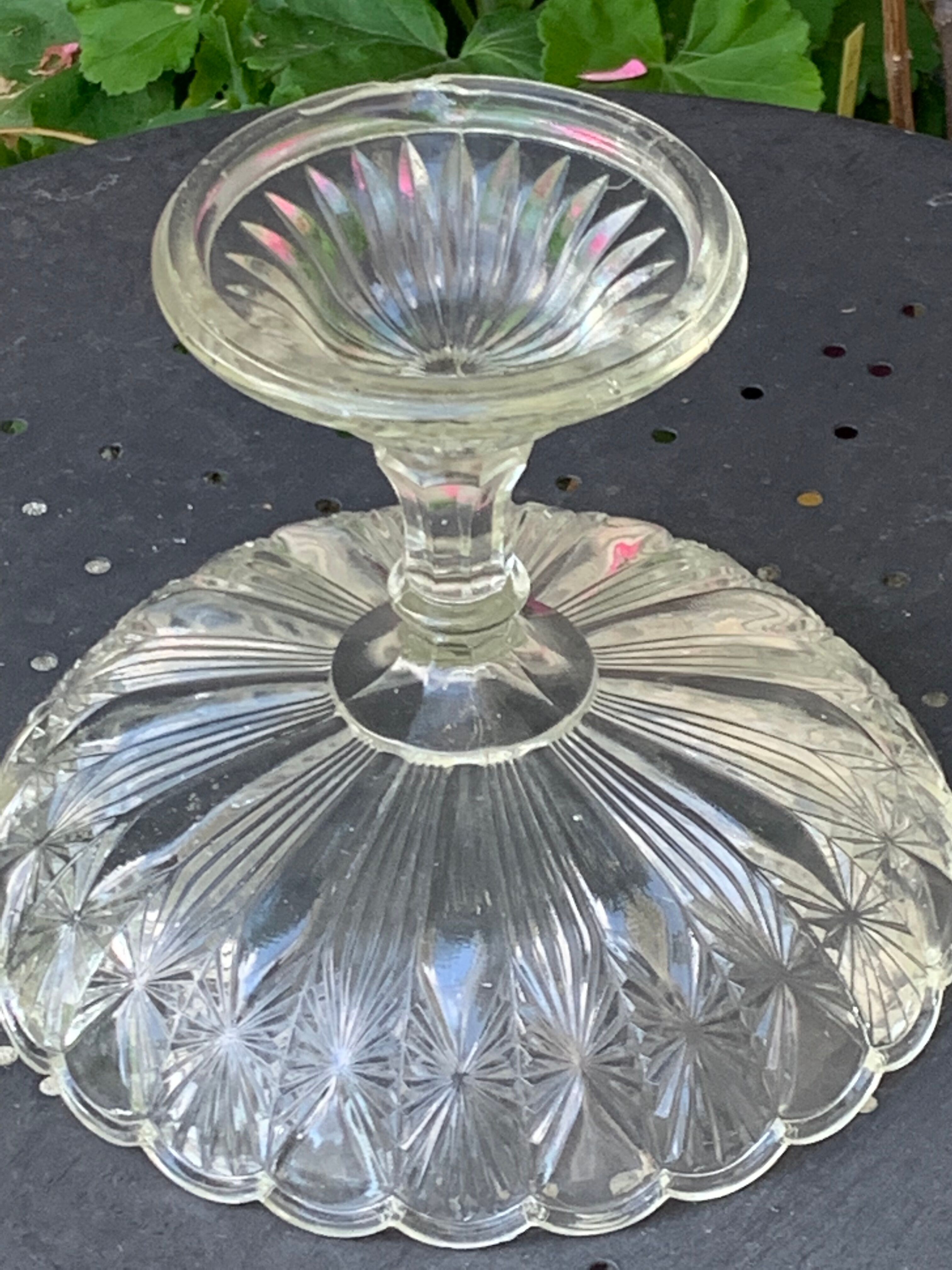 Transparent glass cut geometric pattern