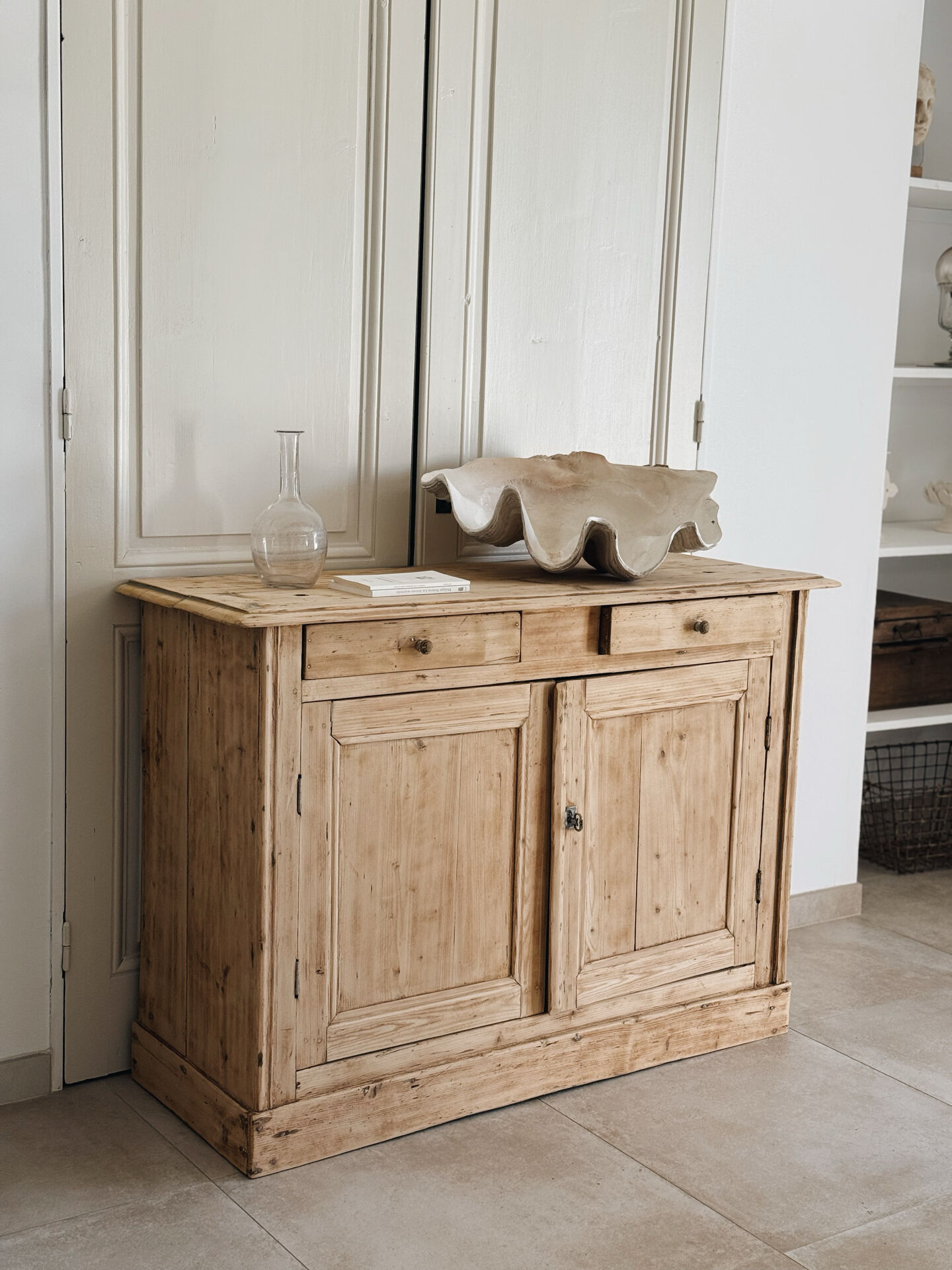 Buffet parisien en bois clair