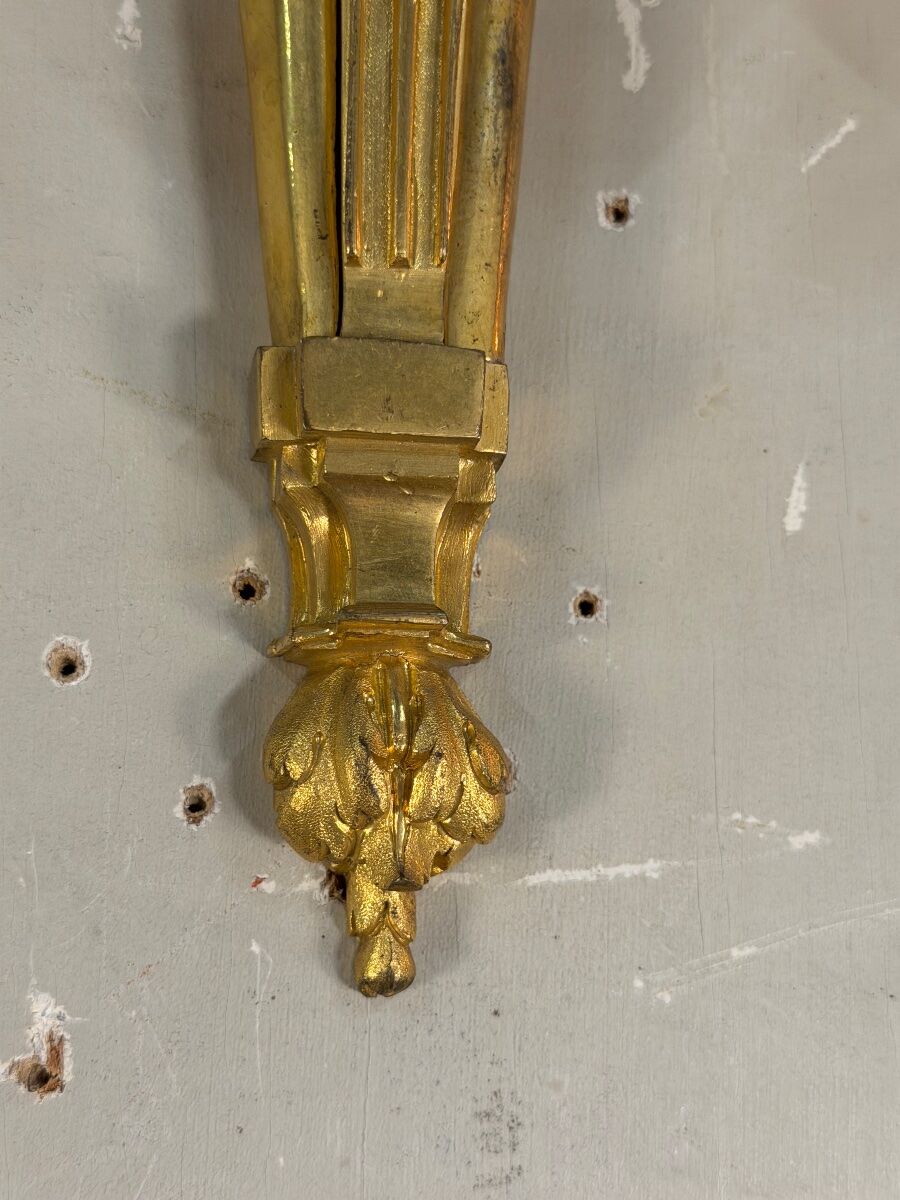 Paire d’appliques en bronze doré de style Louis XVI vers 1880