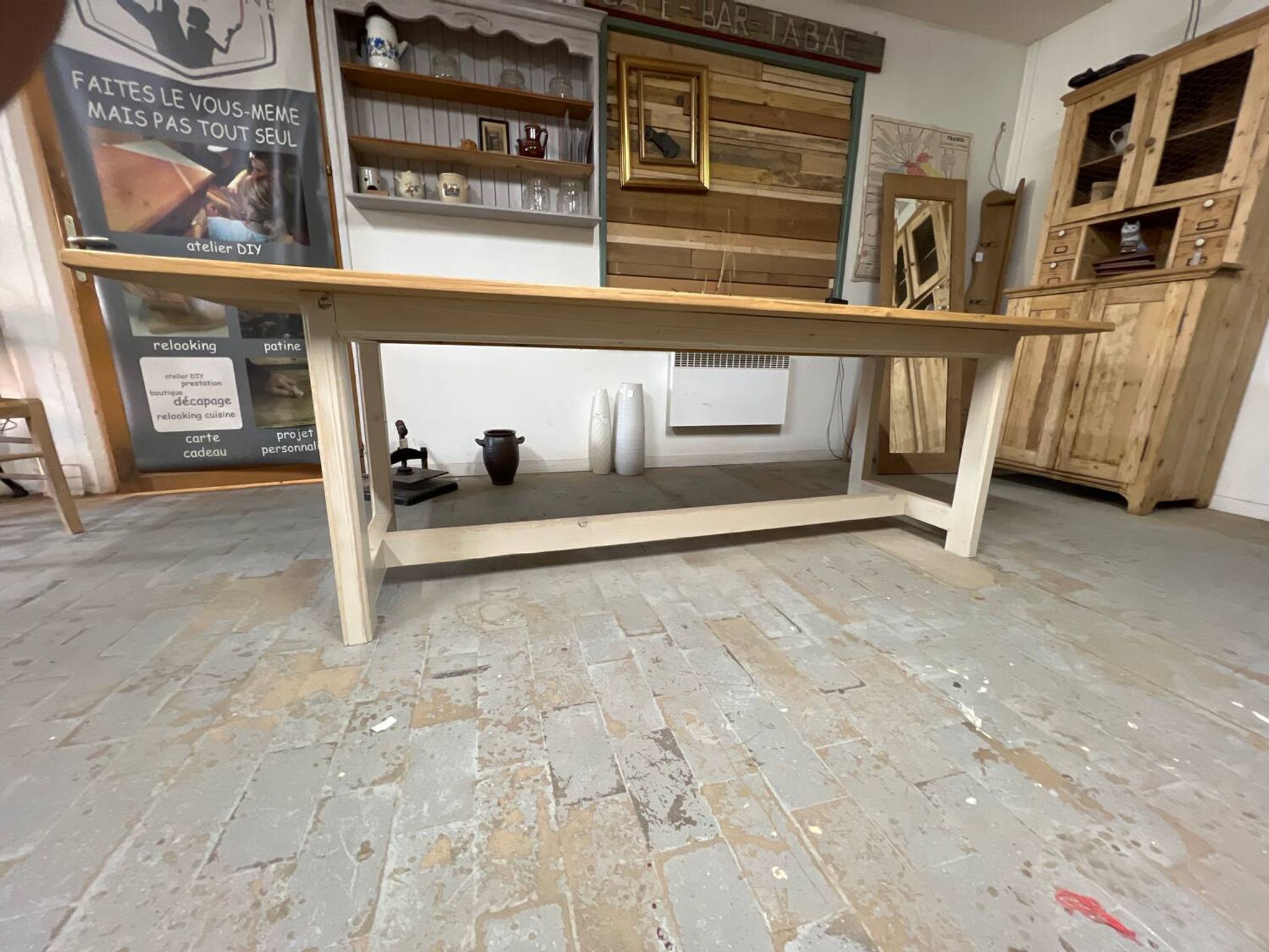 Farm table