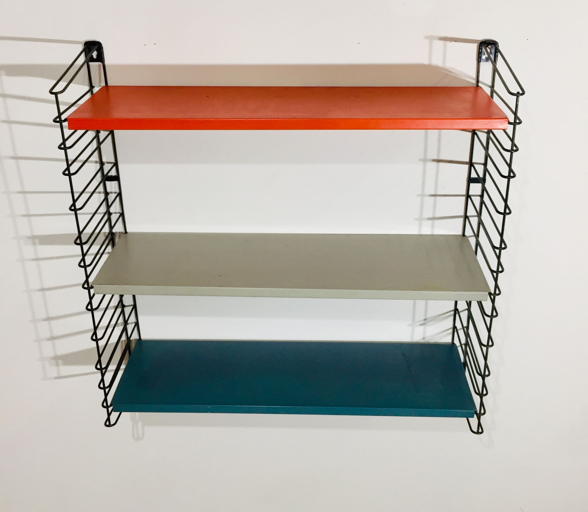 Metal wall shelf, Tomado edition
