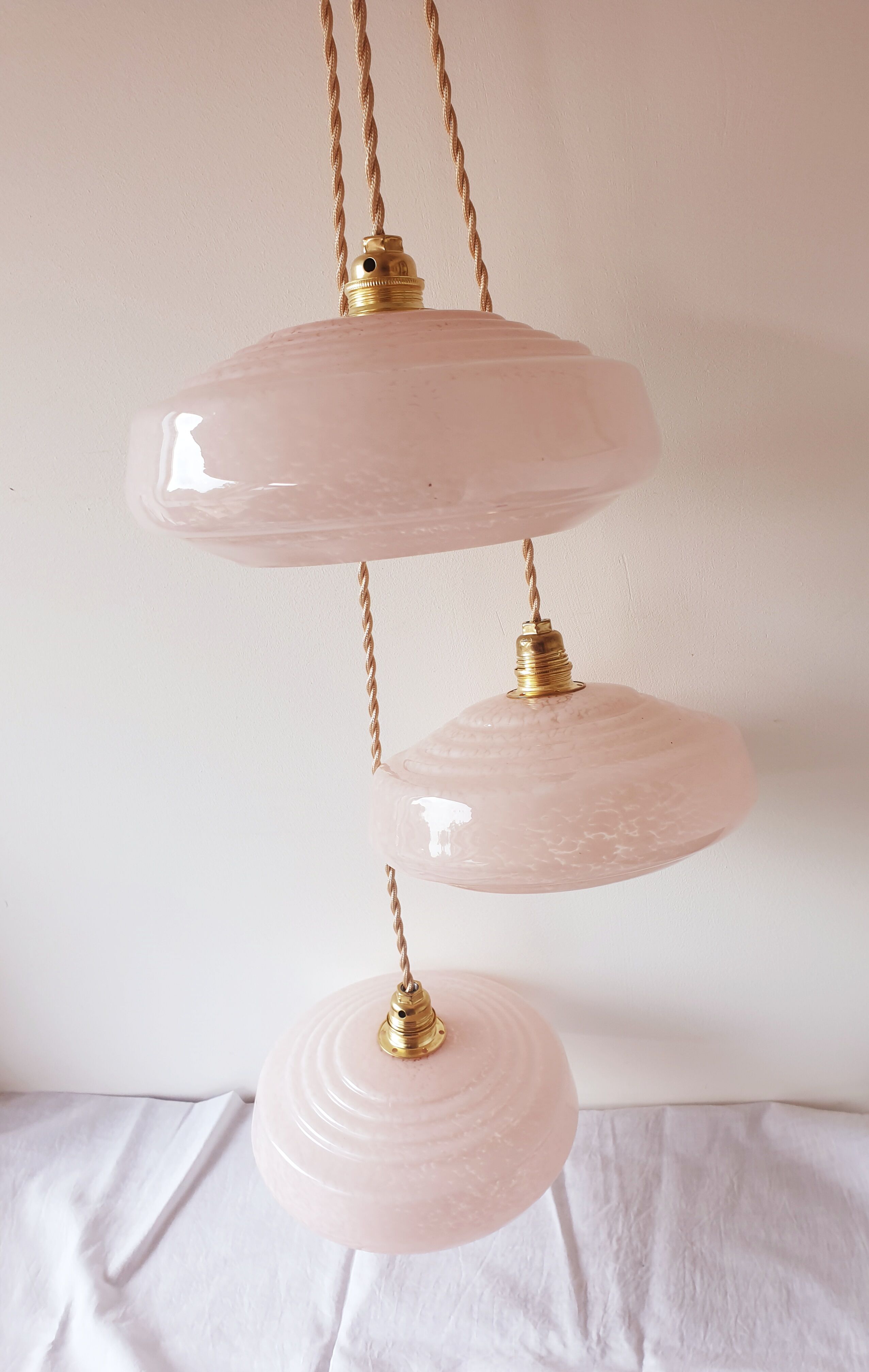 Balladeuse lamp in pink clichy glass
