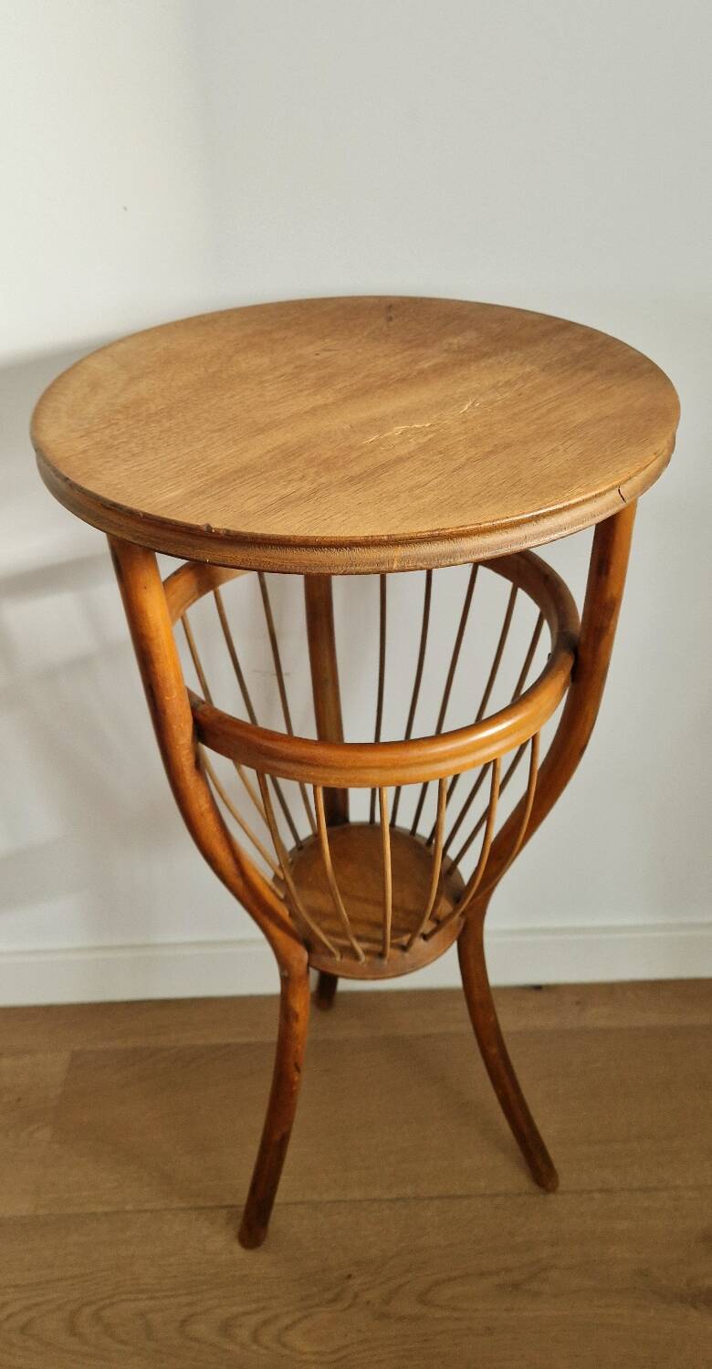 Rattan worker pedestal table from the 1950s
