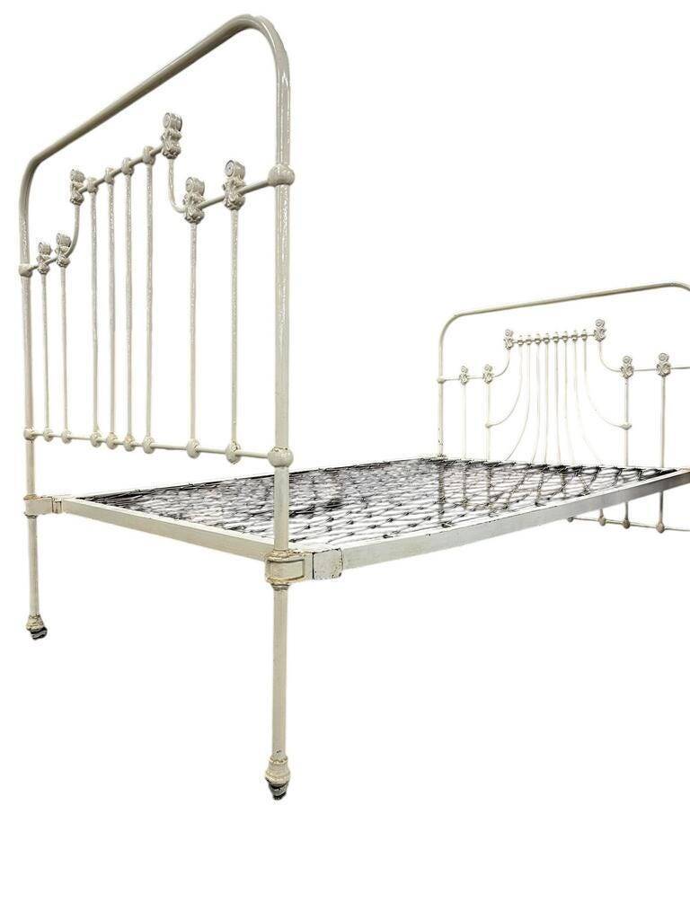 Lit vintage français en fonte : cadre de tête et de pied de lit