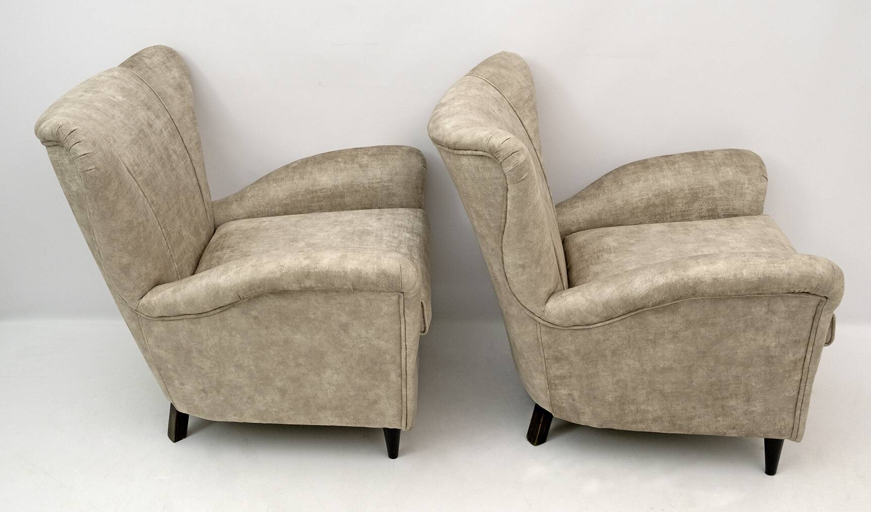 Attributed Gio Ponti Mid-Century Modern Italian Velvet Armchairs for ISA