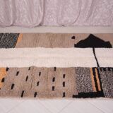 Handwoven pure wool rug, size 250 x 250 cm.