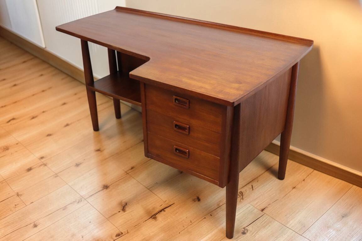 Scandinavian "boomerang" free-form desk in teak - 1960s