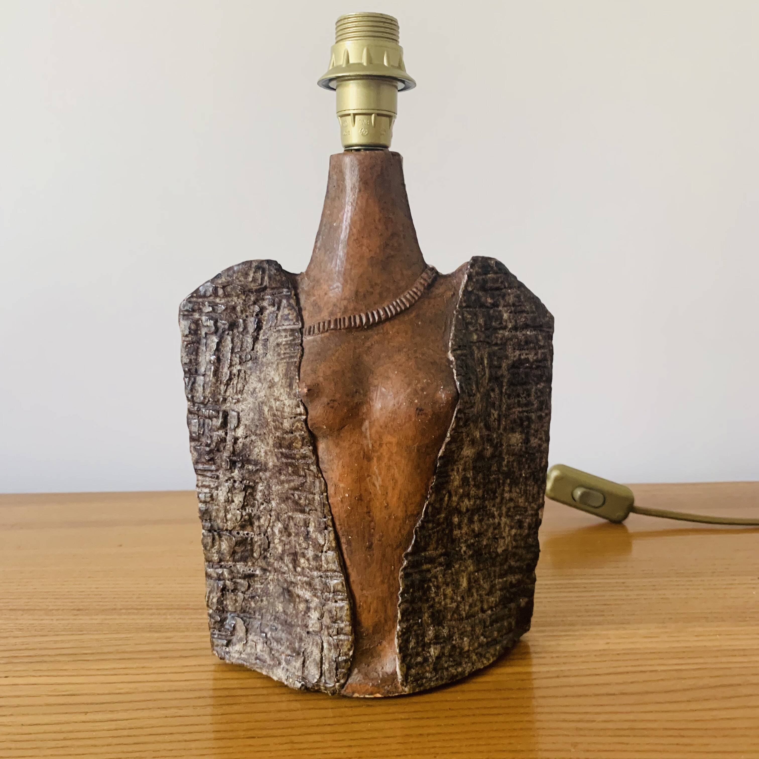 Sandstone lamp in the shape of a woman's bust