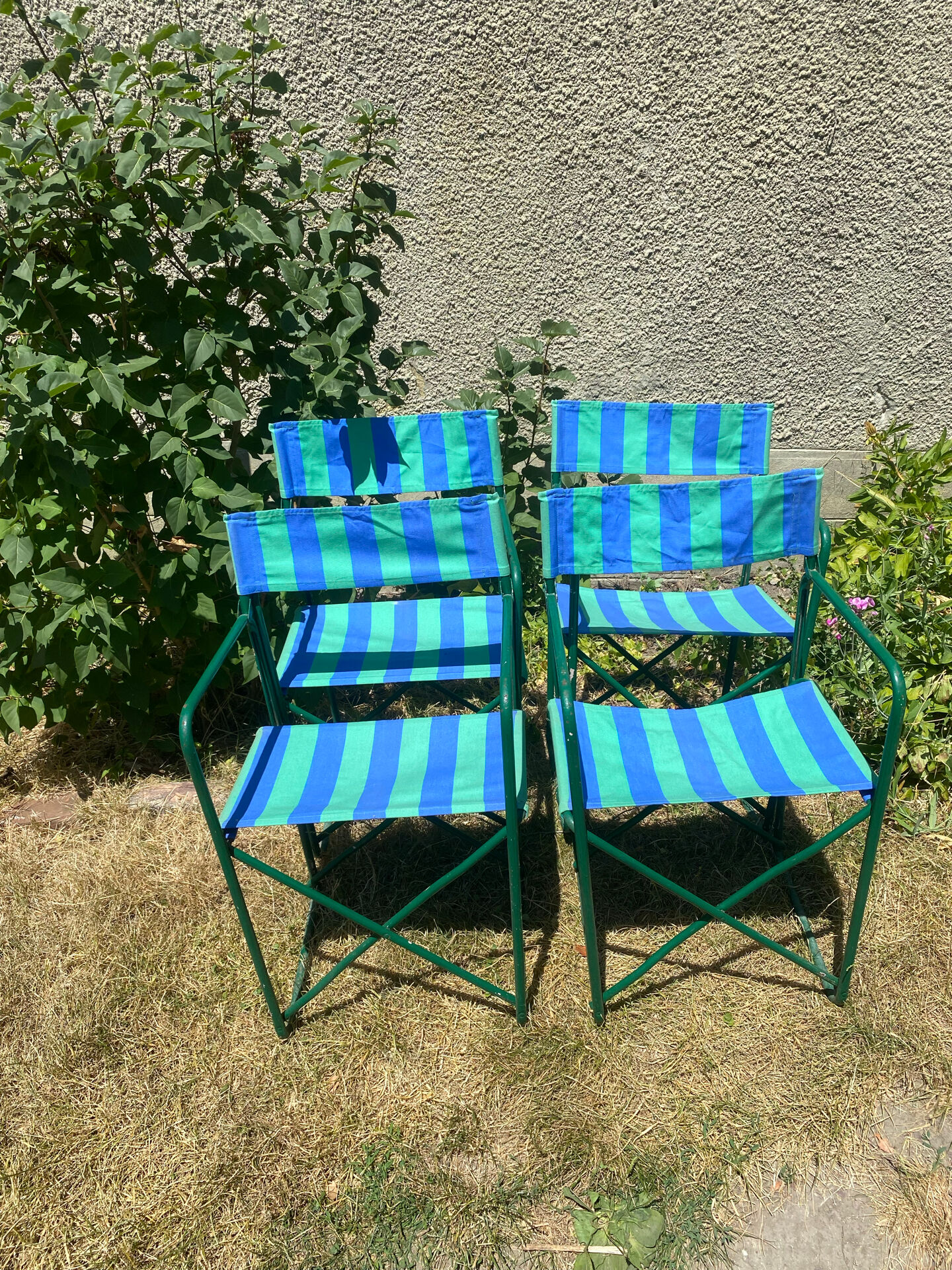 4 vintage folding chairs