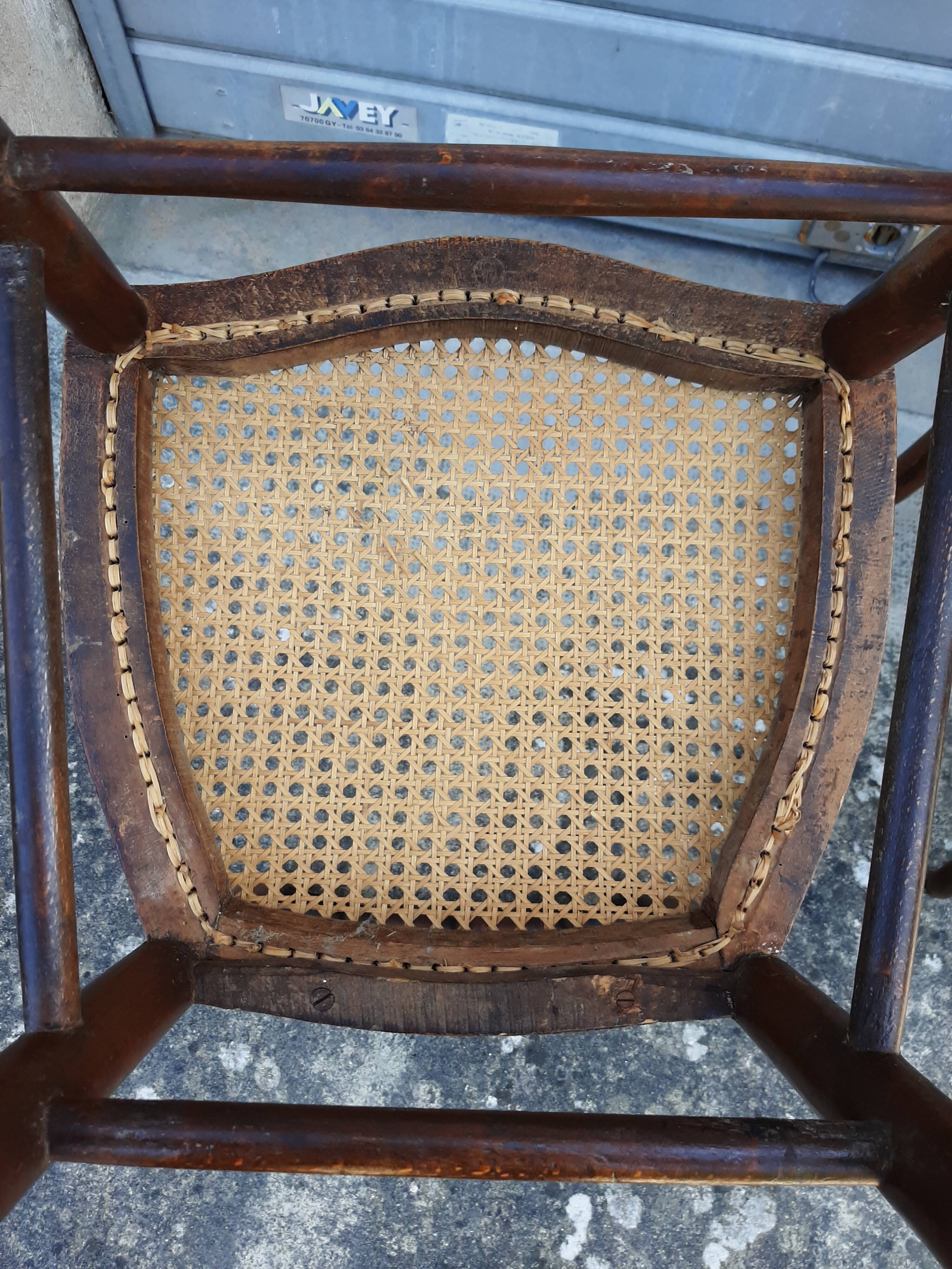 Paire de chaises de bistrot canné