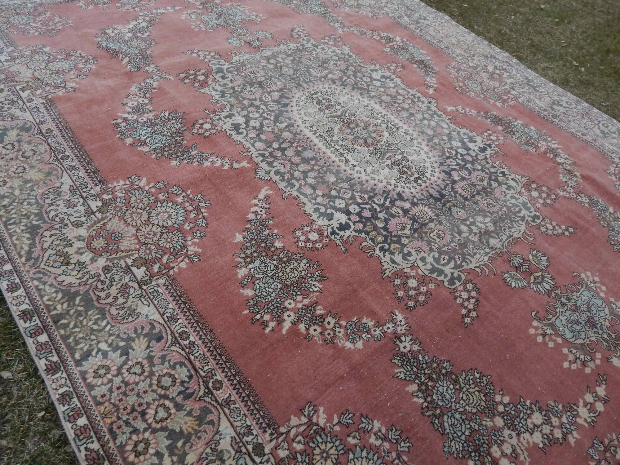 Vintage Turkish Oushak rug 245x345 cm