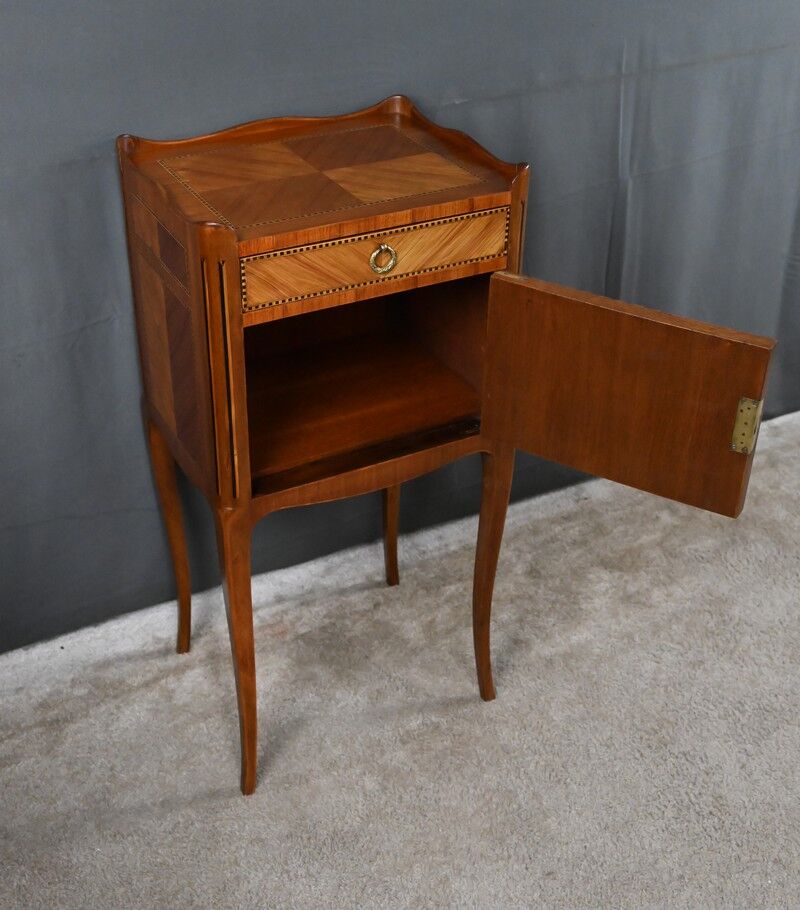 Living room table in marquetry, transitional style between Louis XV and Louis XVI – mid-20th century.
