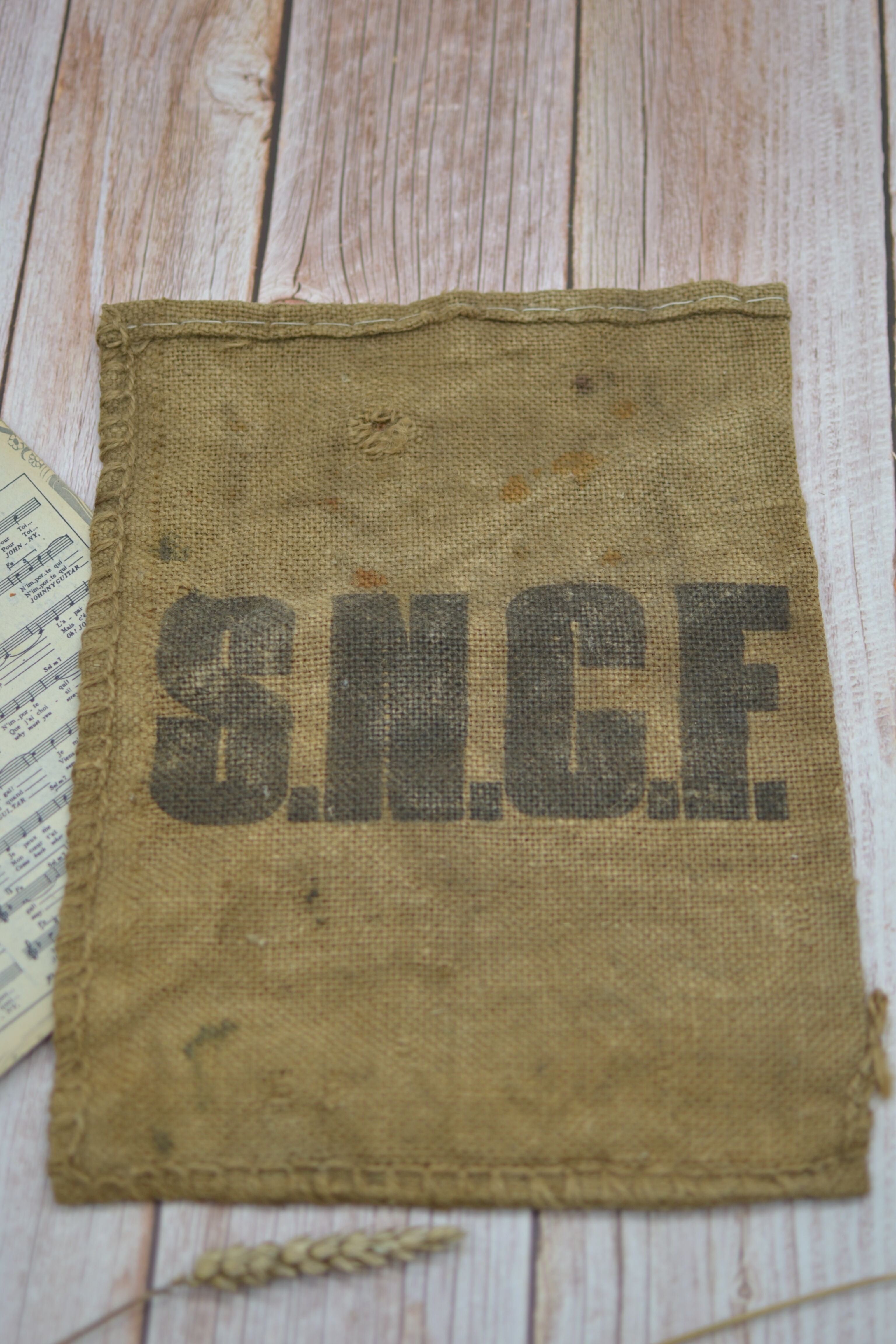 Bag in burlap that allowed transport
