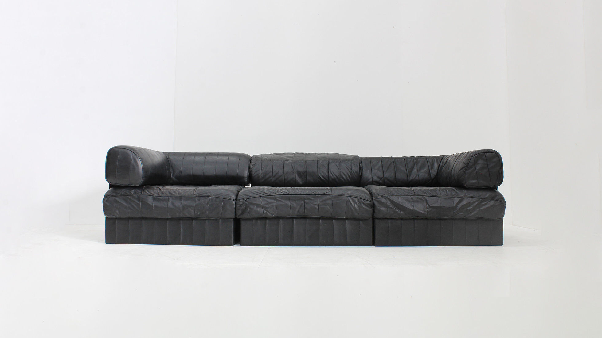 De Sede DS 88 modular sofa black leather patchwork Switzerland 1970s