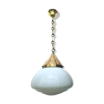 Suspension en opaline art déco.