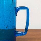 Broc en verre bleu fait main du milieu du siècle, années 1960