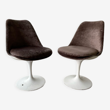 Pair of tulip chairs by Eero Saarinen, Knoll 80