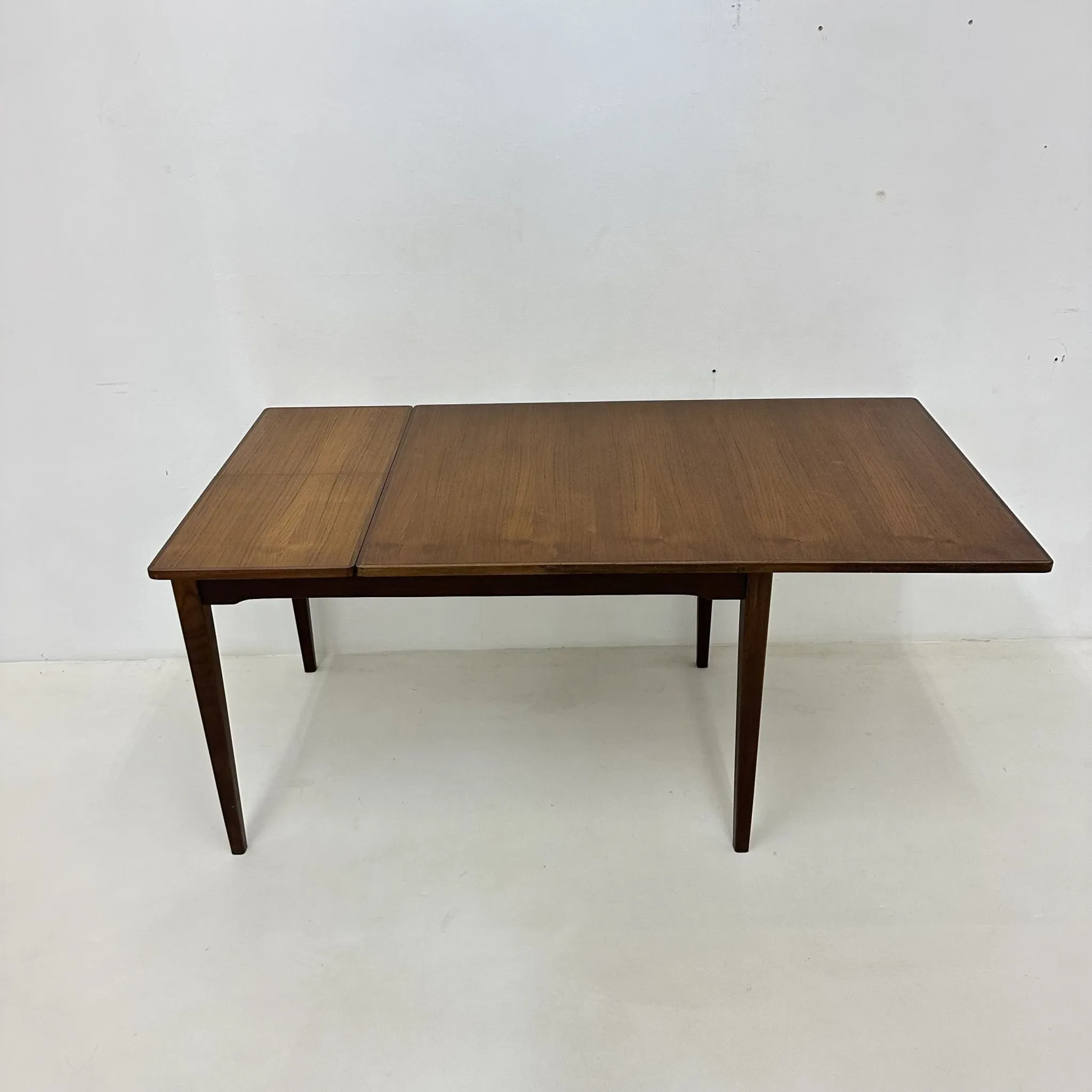 Table à manger extensible en teck, années 1960