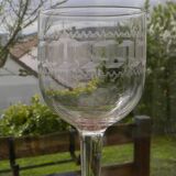 Lot de 8 verres ballon anciens en verre gravé. Frise à la Grecque.