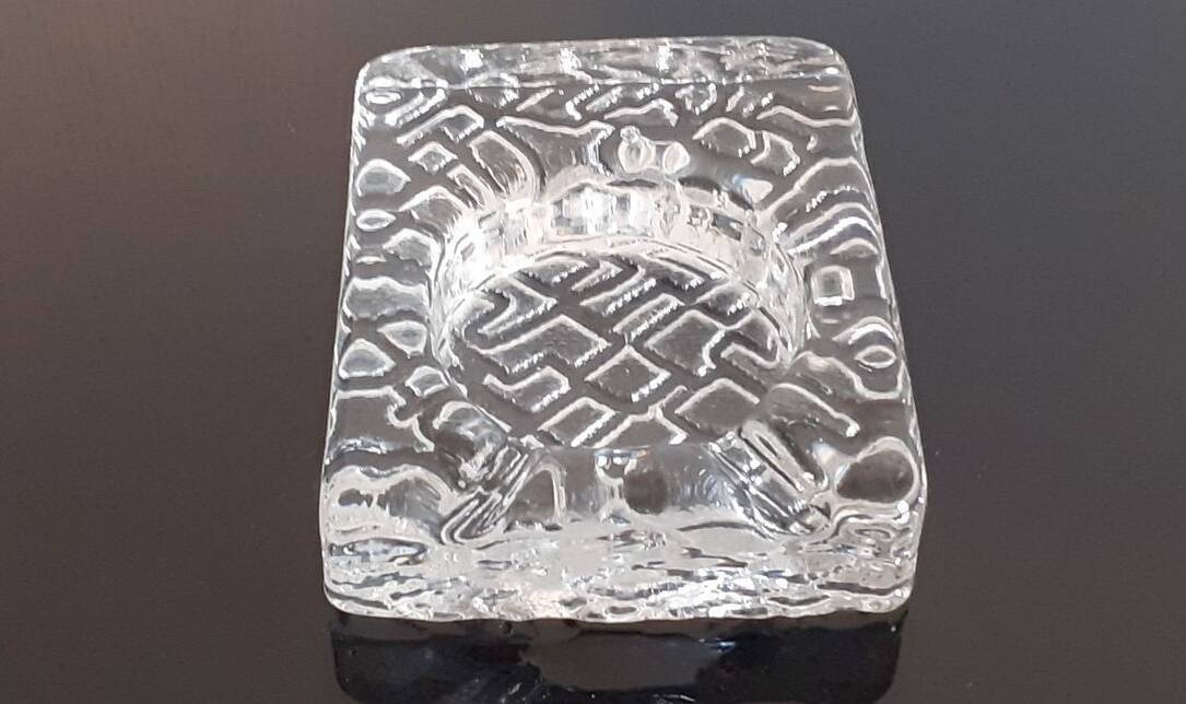 vintage 858g crystal ashtray / pressed mold