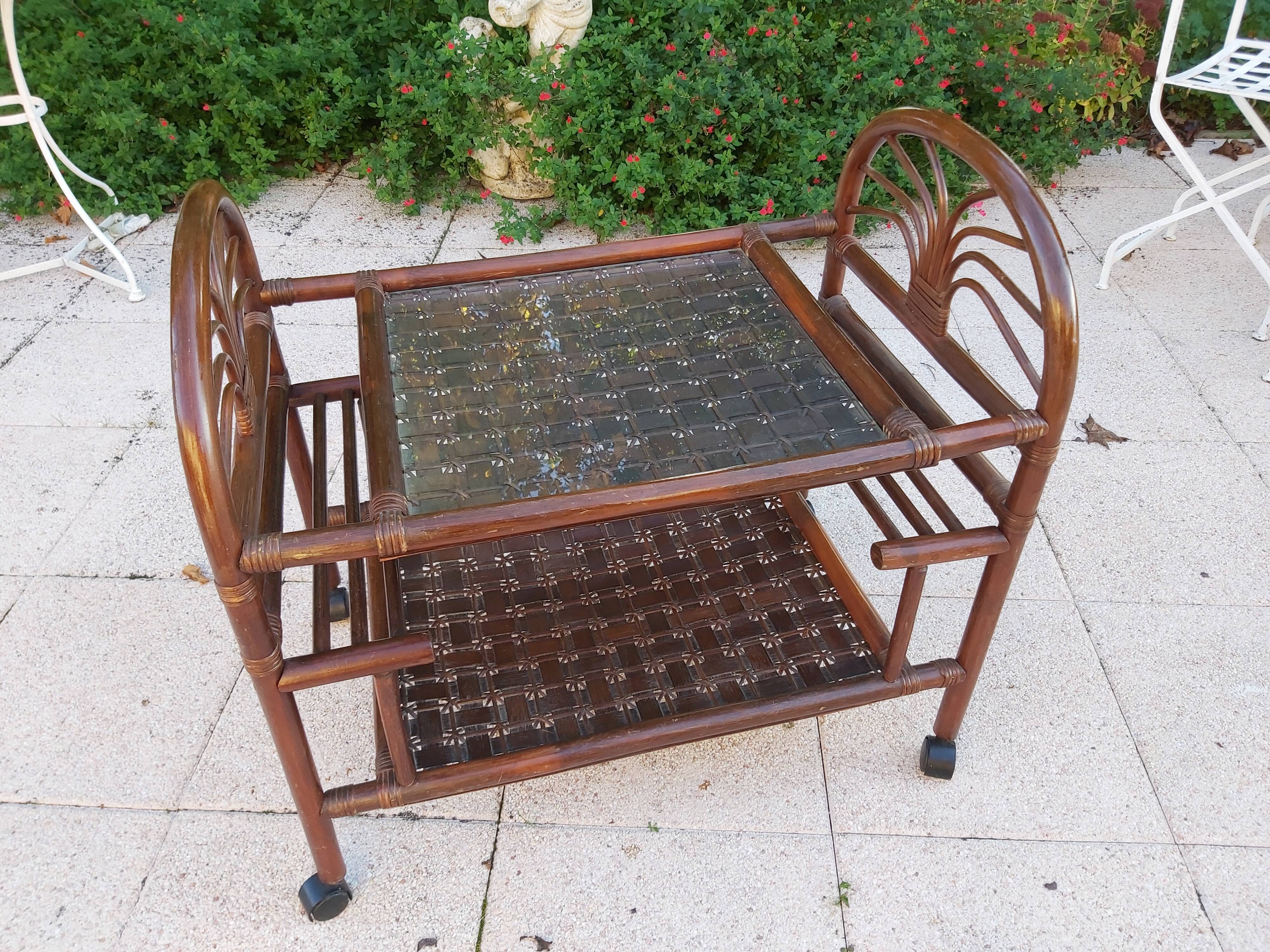 Rolling service in rattan and bamboo