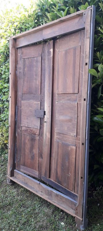 Lyon's 18th-18th-painted walnut façade rechampi