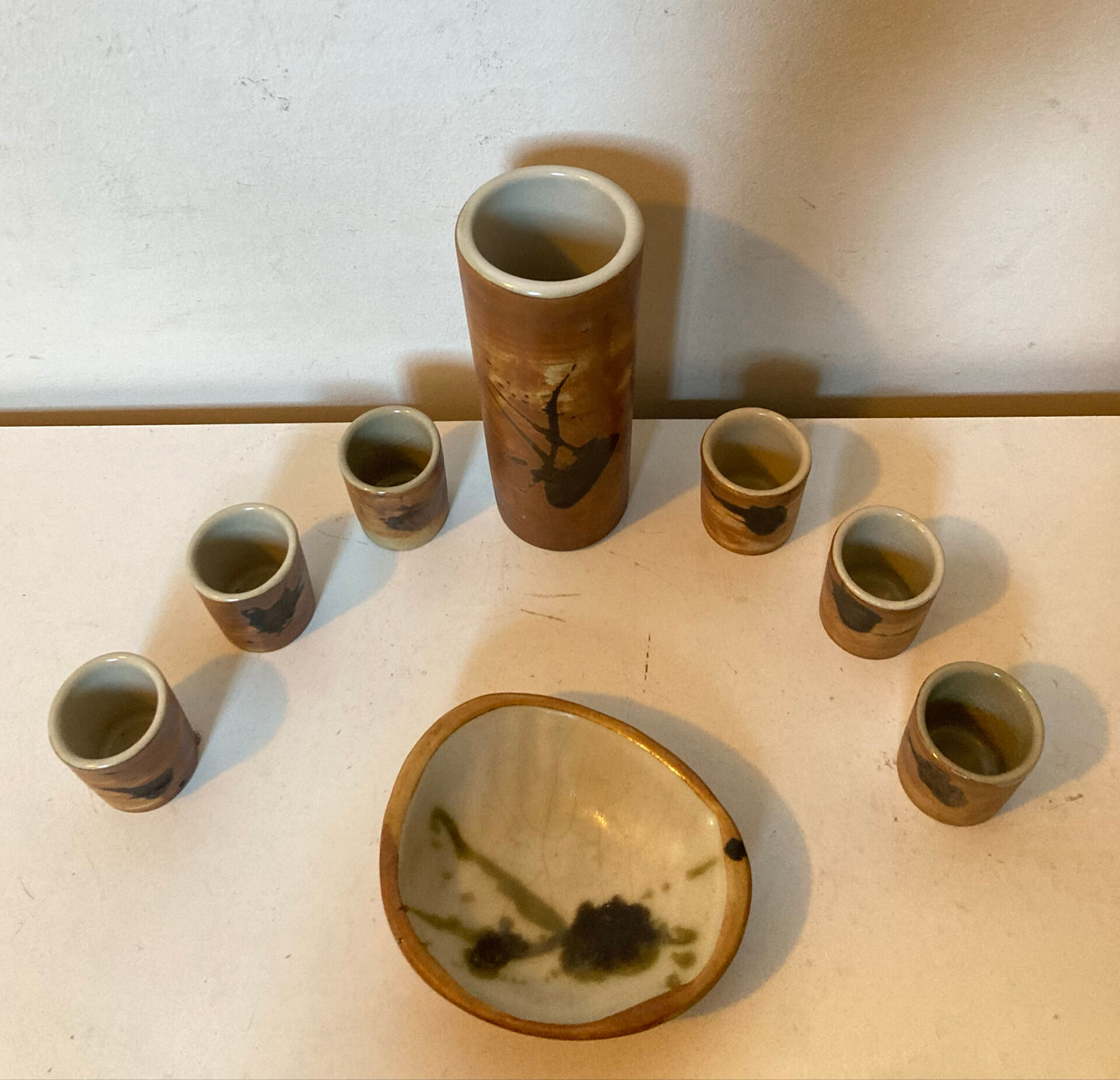 Varnished stamped La Colombe alcohol service from the 1950s/60s.