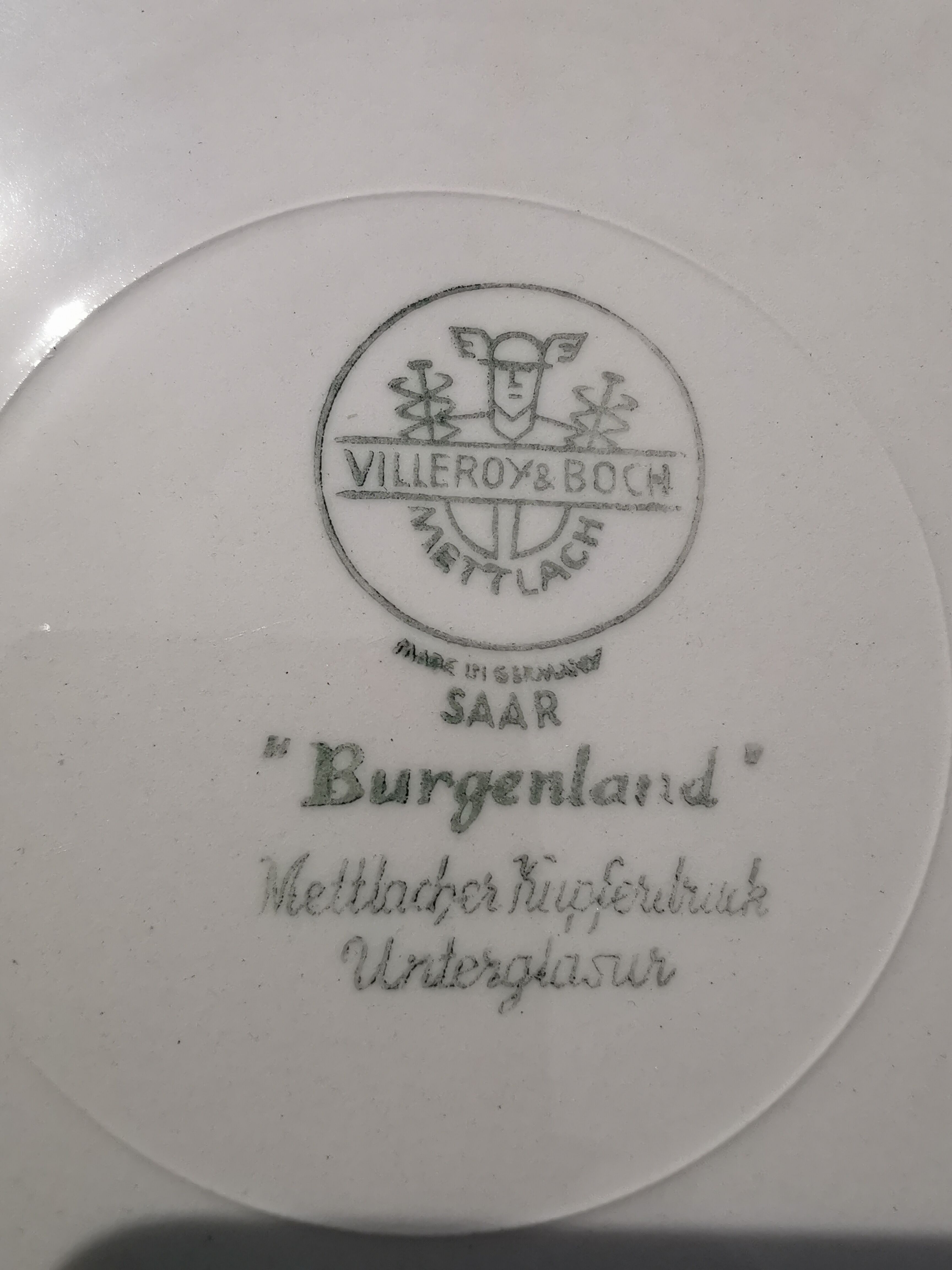 Round dish in Villeroy earthenware and Boch model Blue Burgenland, landscape with castle