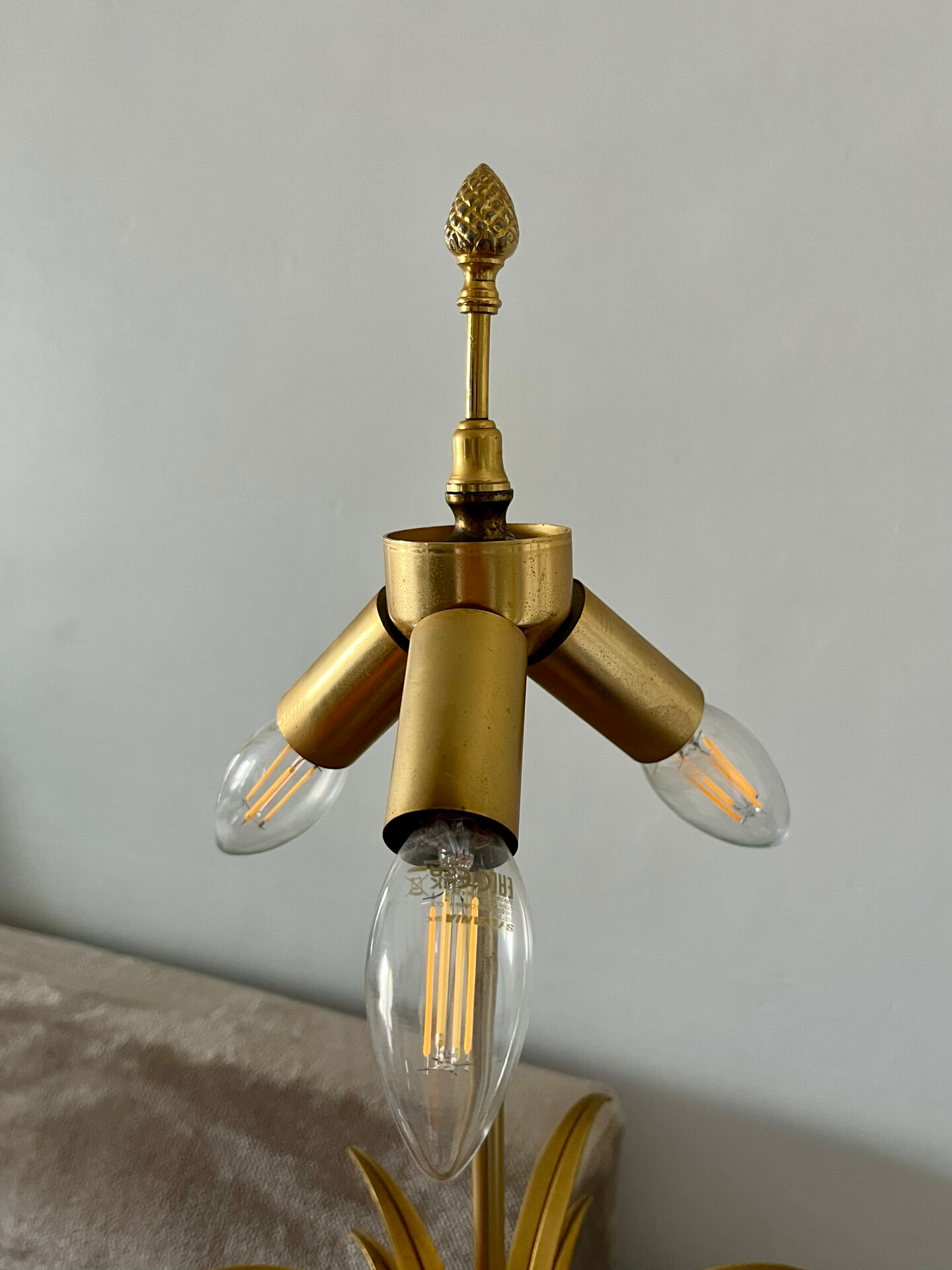 Table lamp