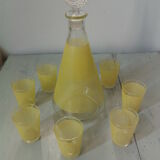 Liquor decanter and its 8 small glasses