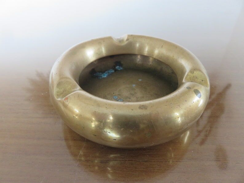 Round brass ashtray 60s 70s