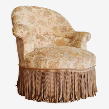 Antique flowered toad armchair with fringes
