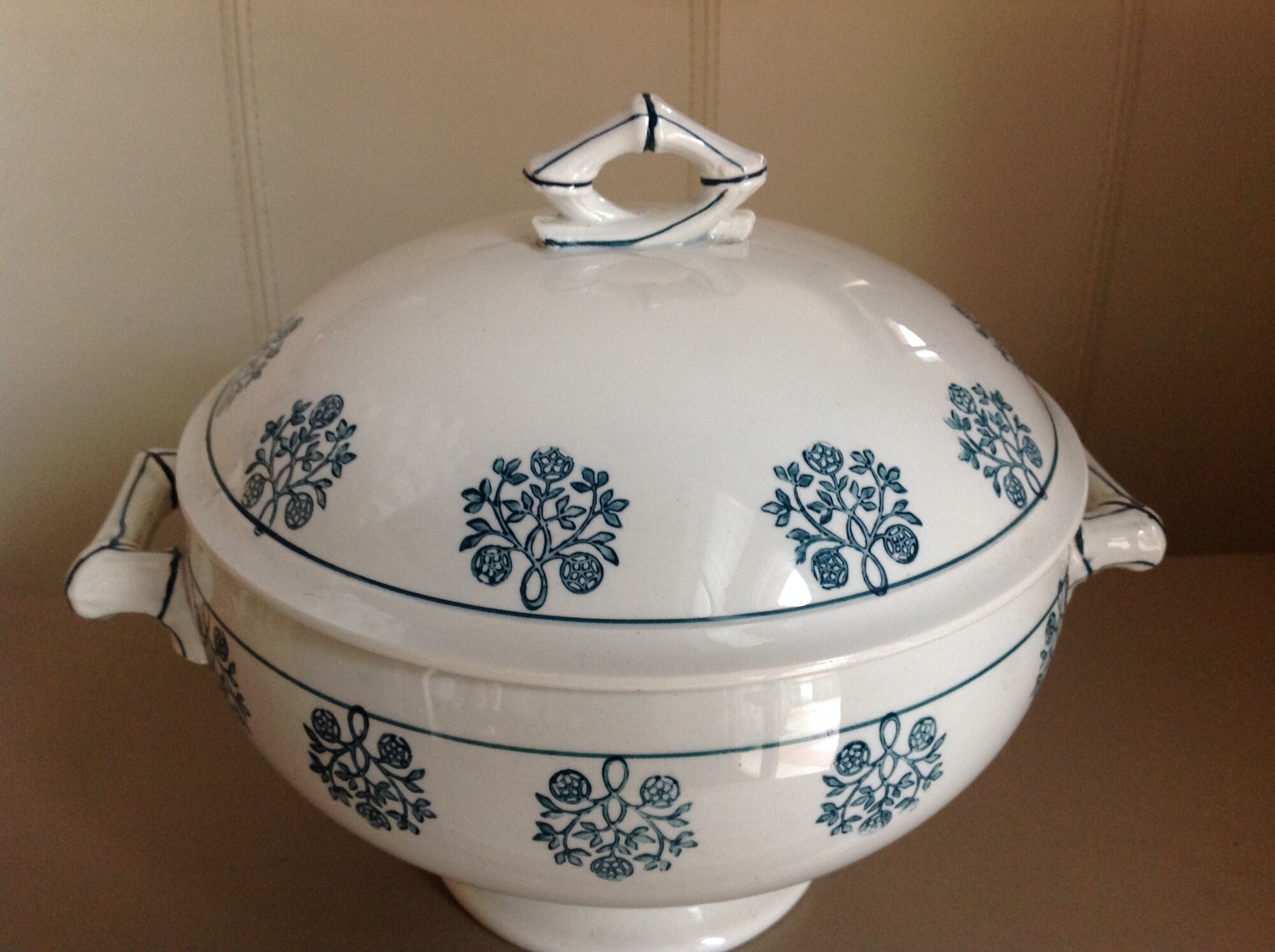Soupiere Sarreguemines & Digoin, decor Rene, années 50-60