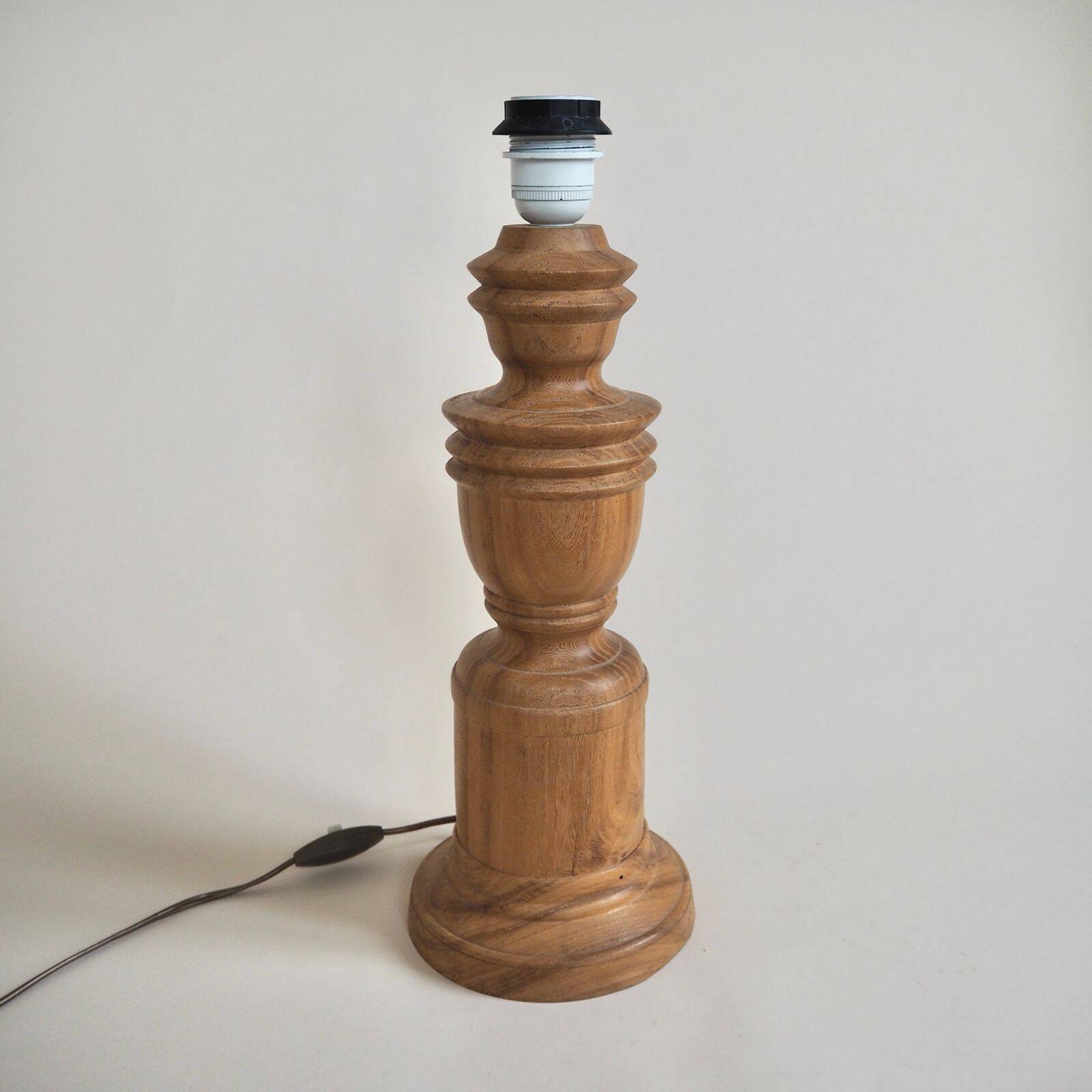 Blond wood lamp