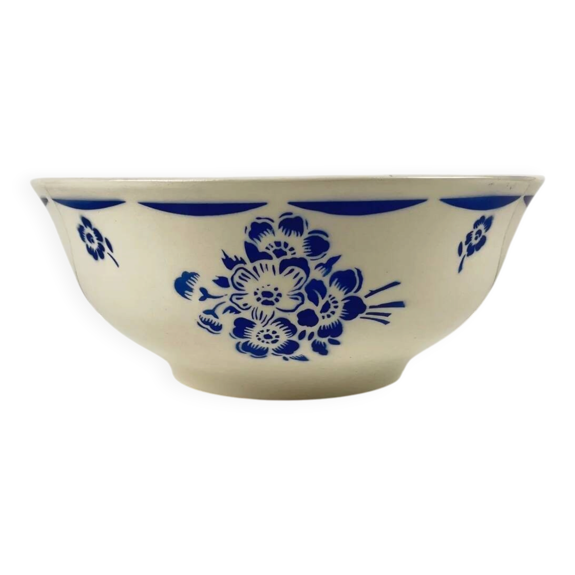 Half-porcelain salad bowl Badonviller, blue flower pattern, early 20th century.