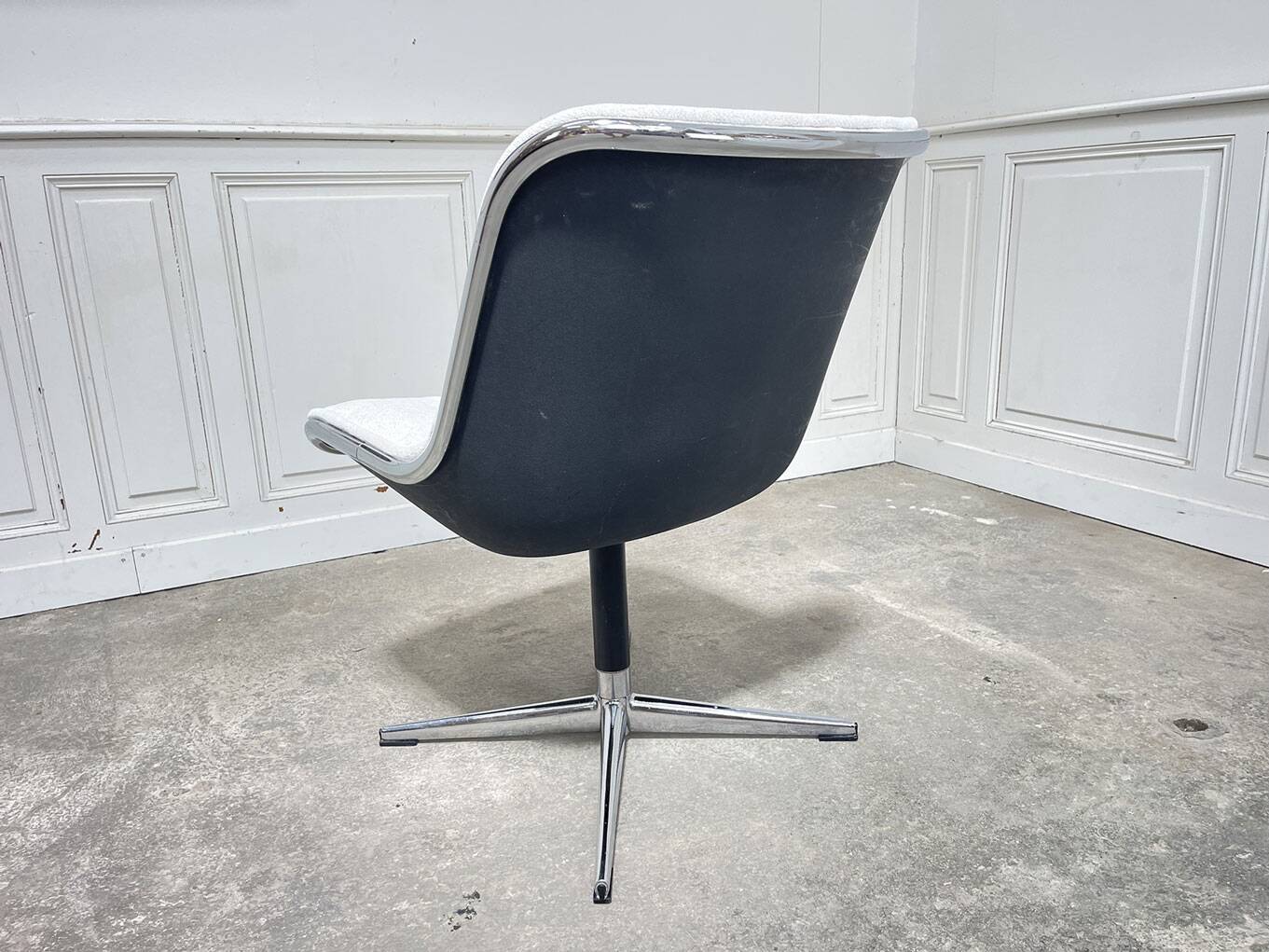 Pollock designer armchair for Knoll