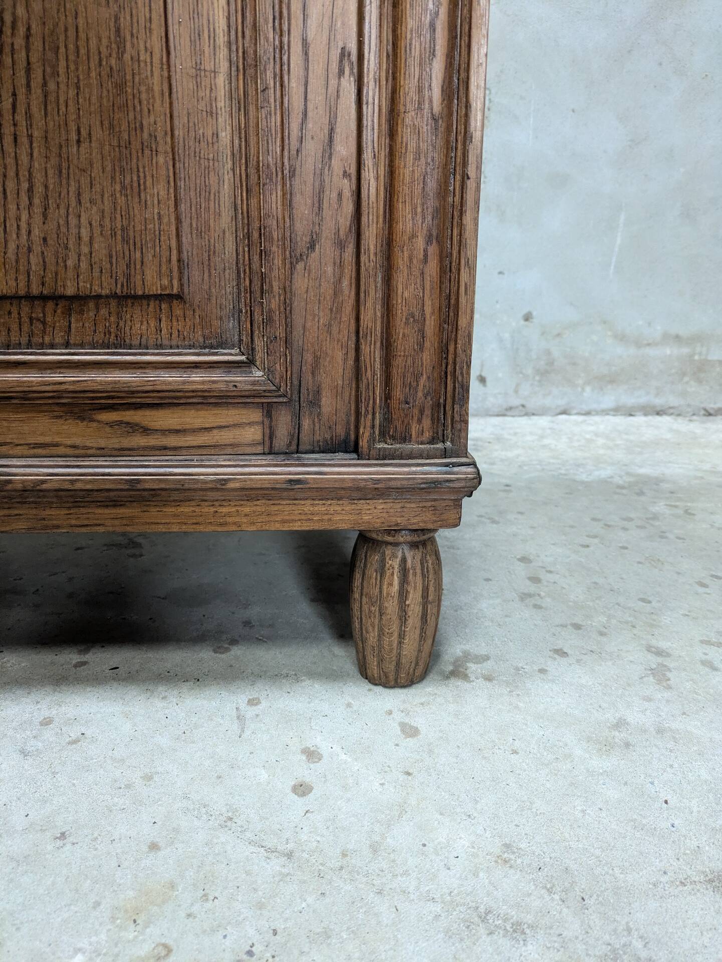 Buffet ancien en chêne