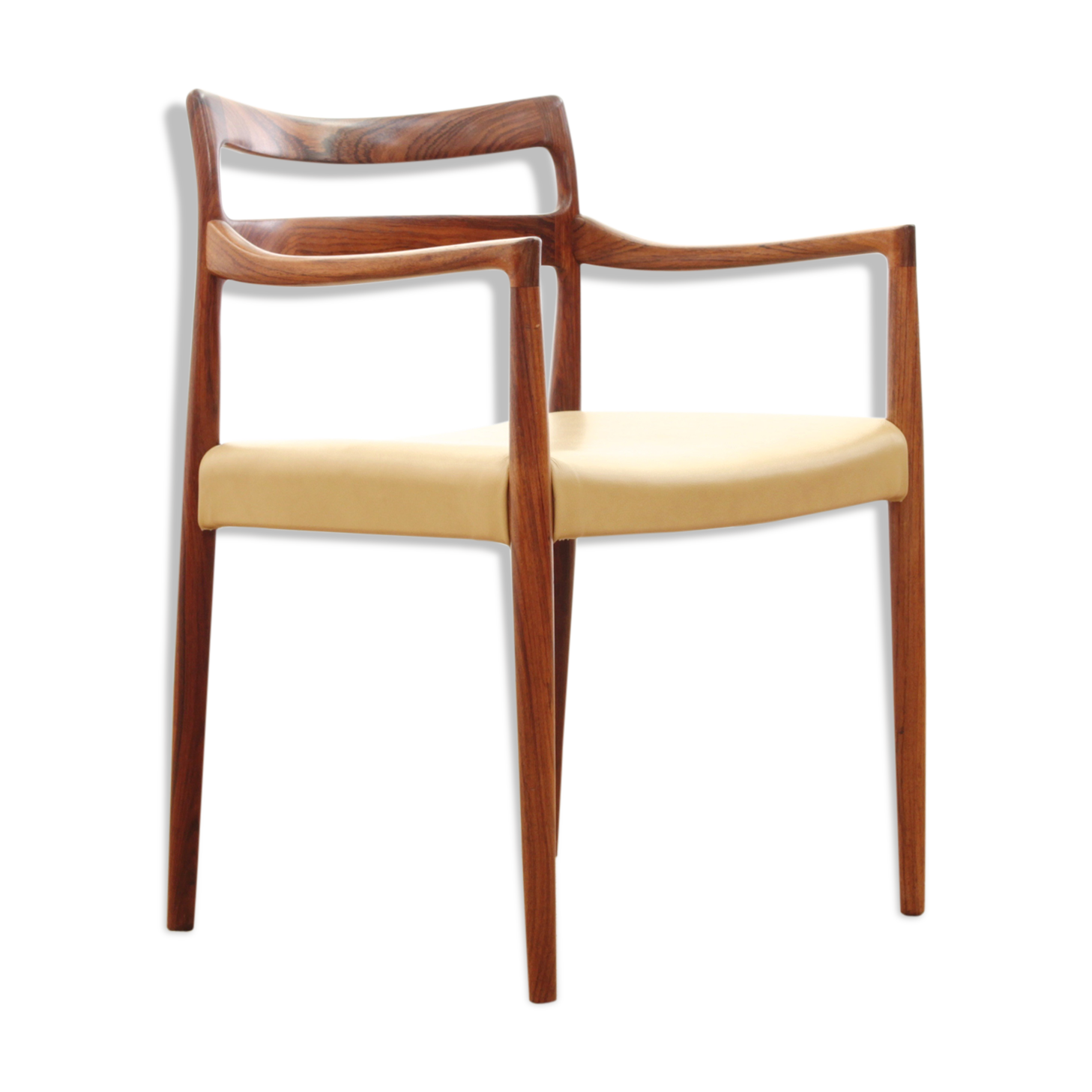 Scandinavian chair in rio rosewood