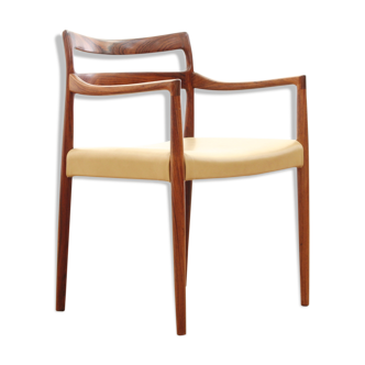 Scandinavian chair in rio rosewood