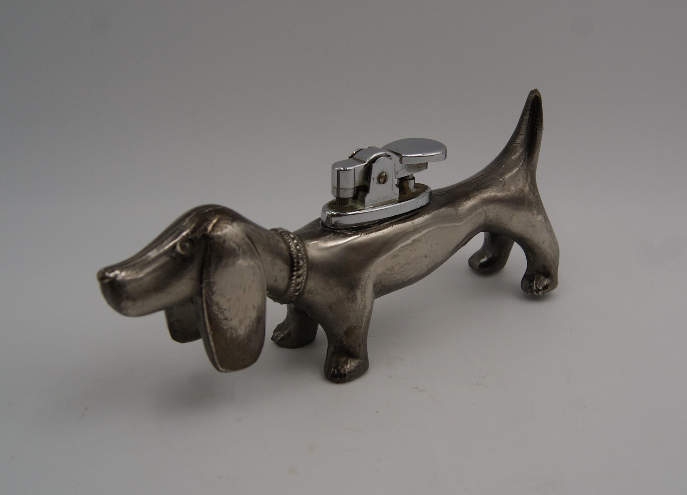 Briquet de table chien saucisse vintage