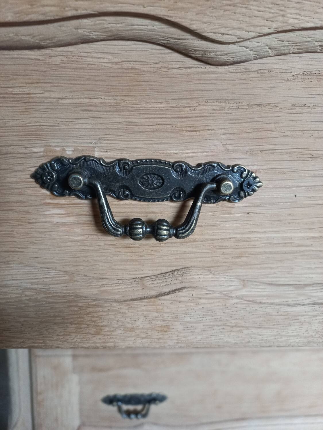 Sandblasted chest of drawers