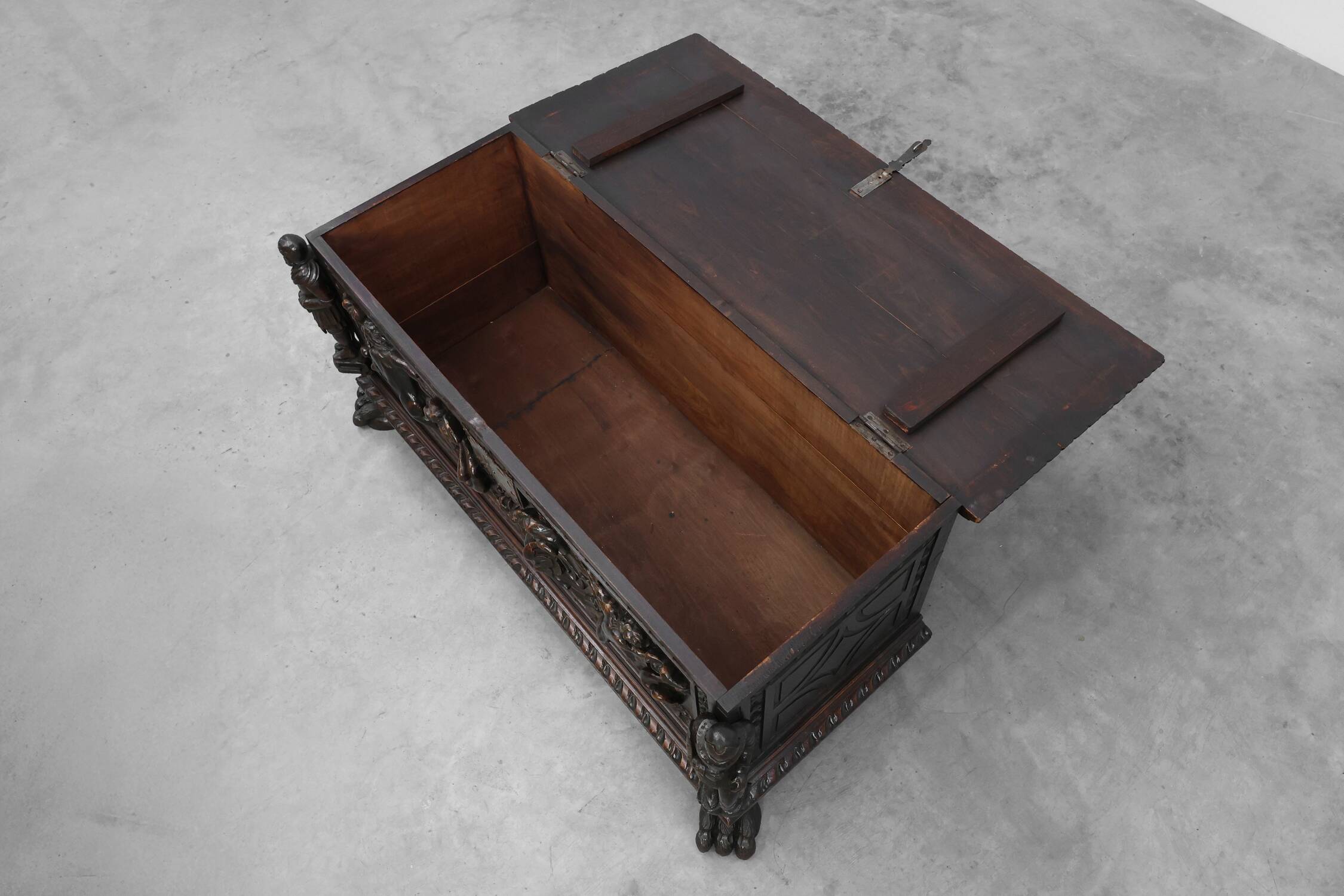 French Neo‑Renaissance Oak Blanket Chest, 19th Century