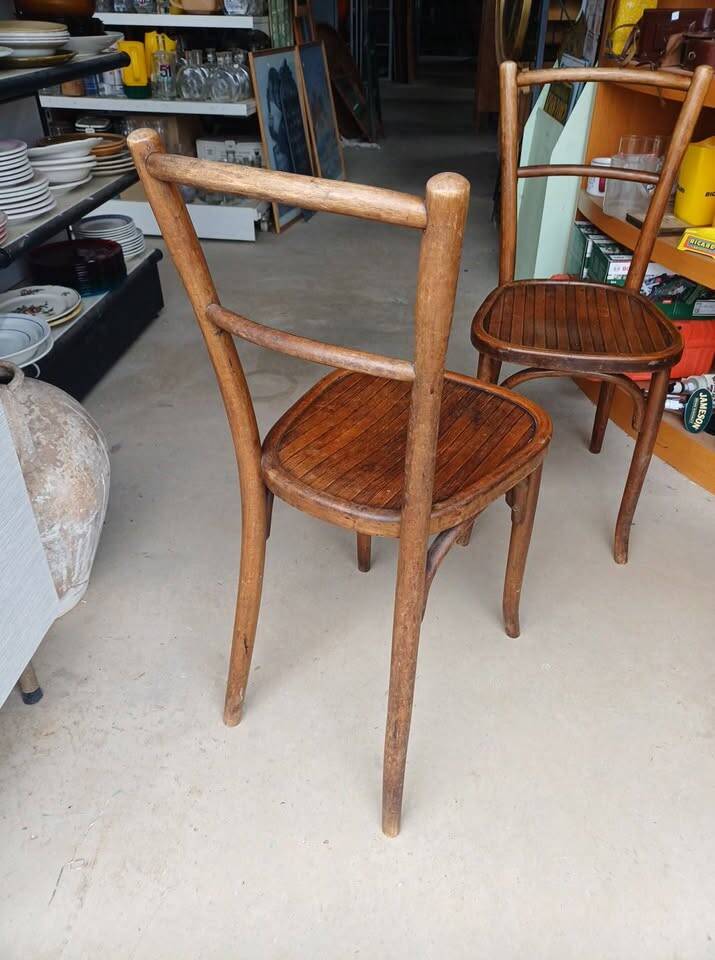 Pair of vintage bistro chairs in bent wood – Baumann / Thonet style