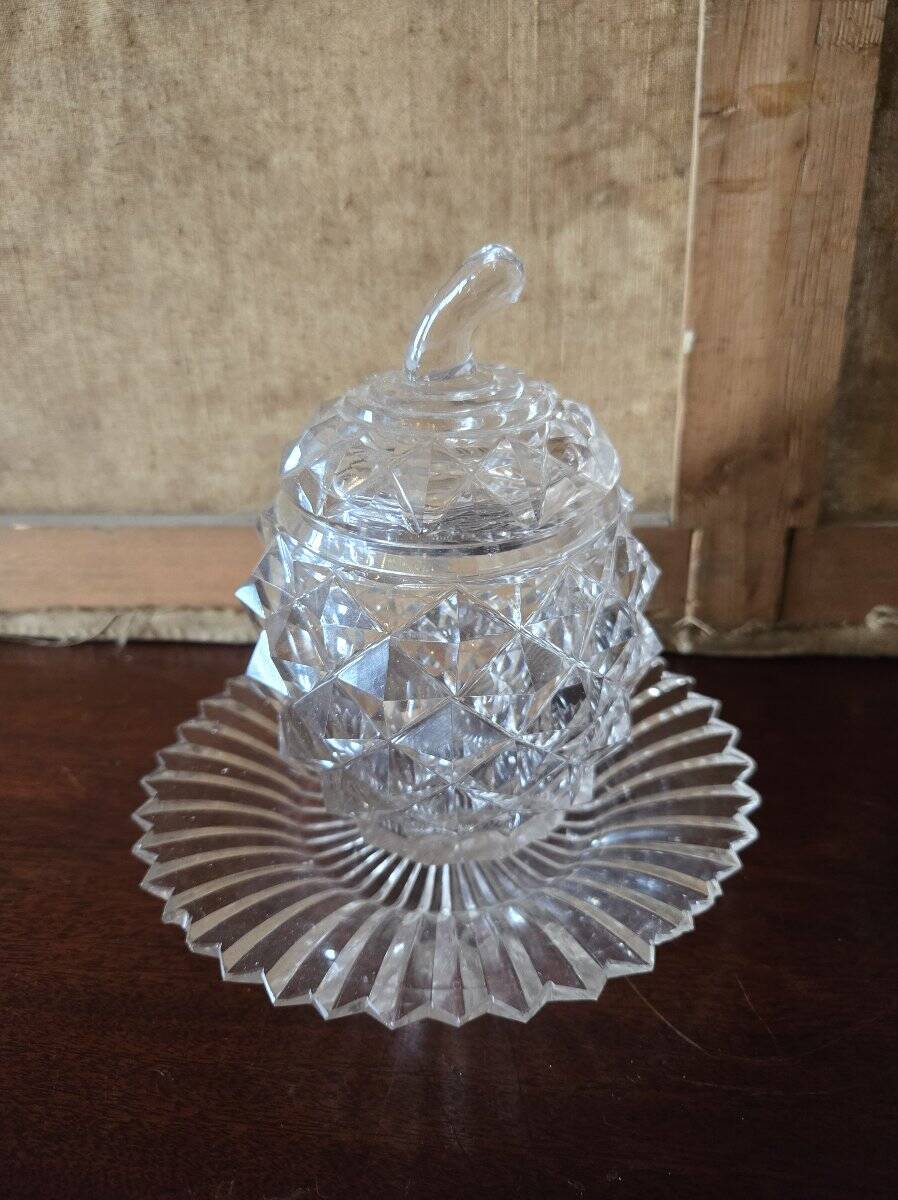 Pair of covered pots in cut crystal shaped like pineapples with stands – H 19 cm