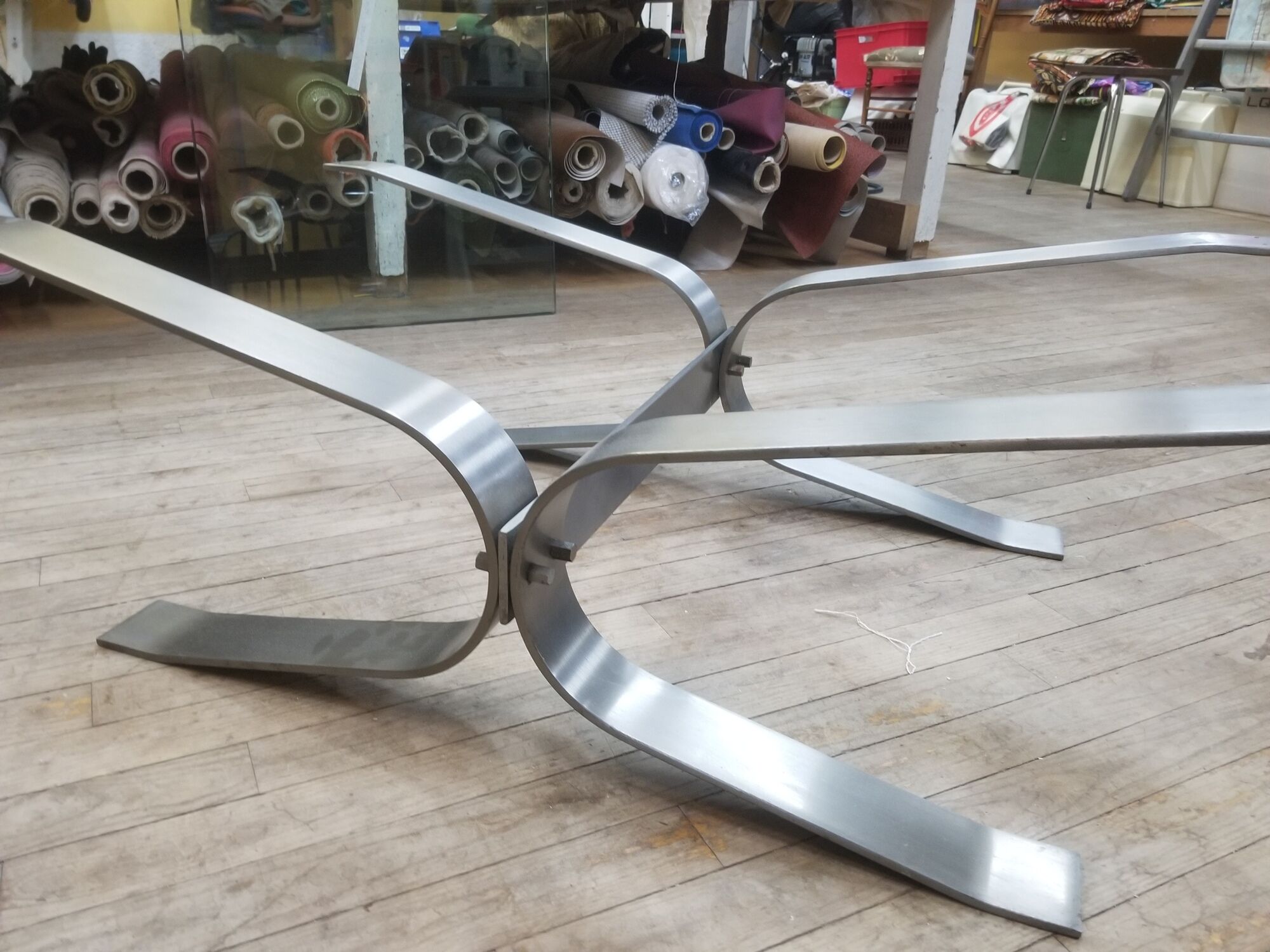 Vintage brushed steel coffee table and thick glass top - italian design